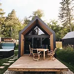 Resort Luxury Glamping Chocolate Village Máribor