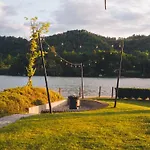 Luxury Glamping Chocolate Village Semesteranläggning (resort)