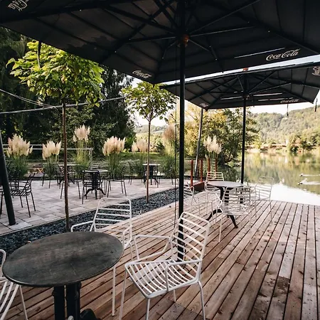 Luxury Glamping Chocolate Village * Maribor