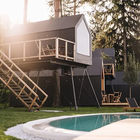 Luxury Glamping Chocolate Village * Марибор