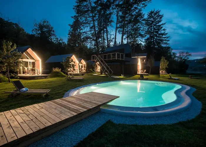 Luxury Glamping Chocolate Village 度假村 3*