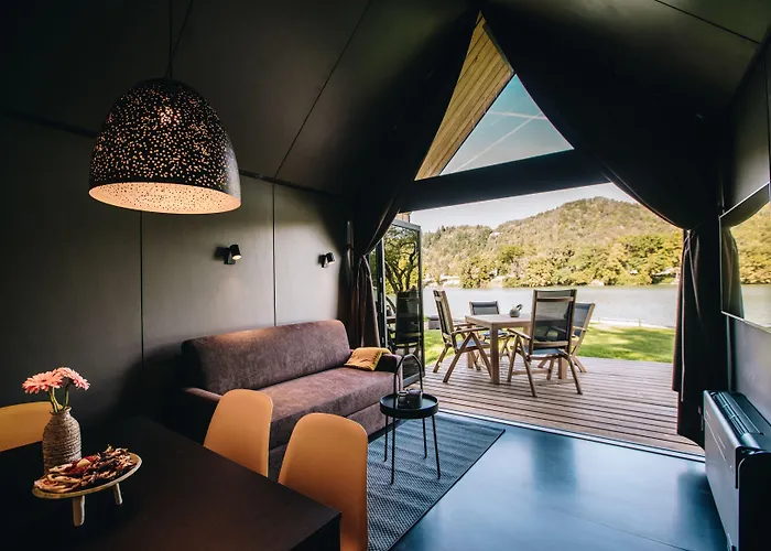 Luxury Glamping Chocolate Village 度假村 3*